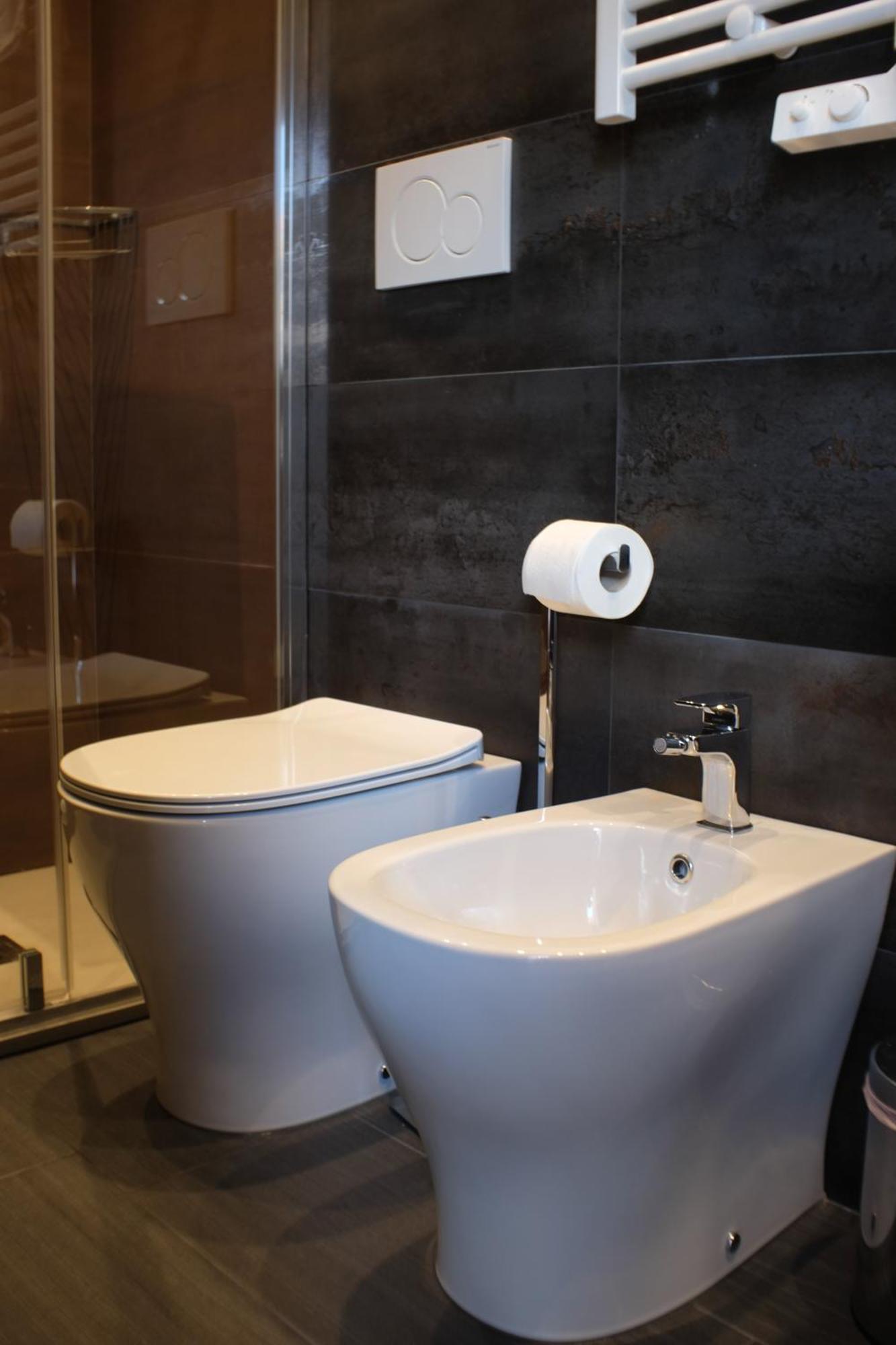 Real Rooms Dalia La Spezia Luaran gambar