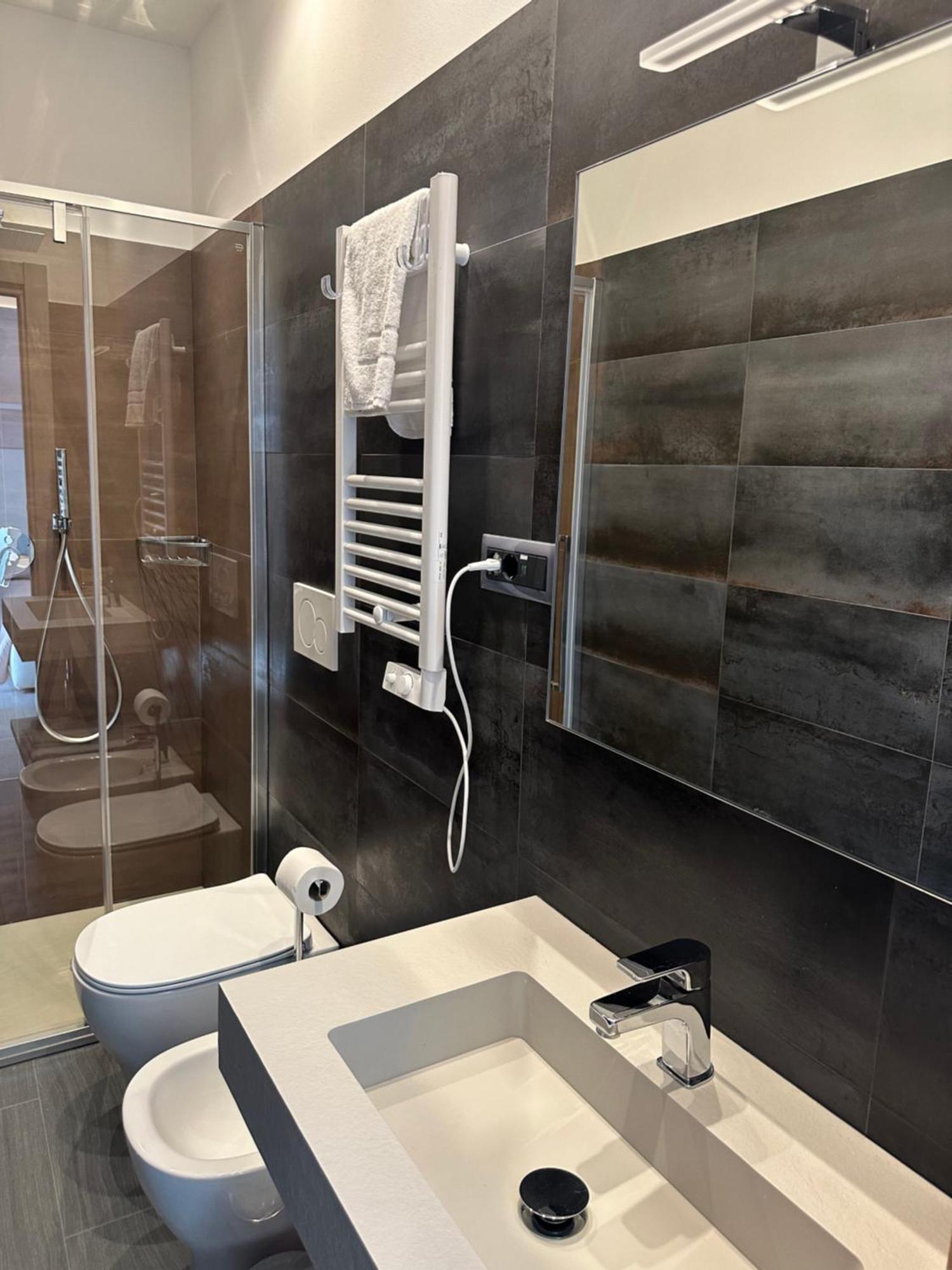 Real Rooms Dalia La Spezia Luaran gambar